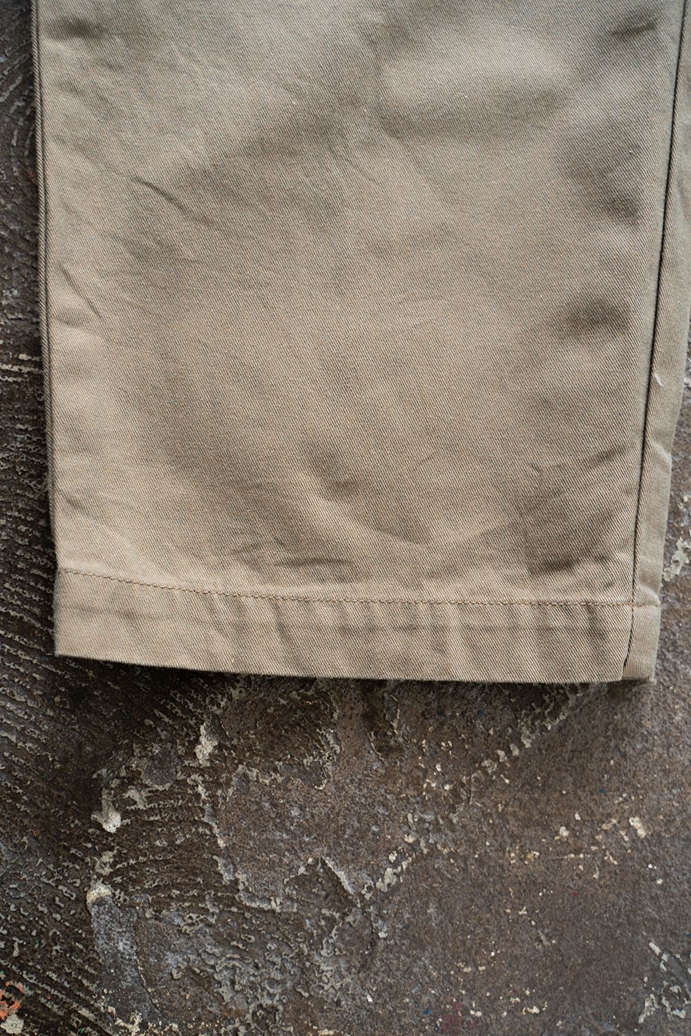 【ラスト1点】【22AW】2タックギャバジンパンツ(OLIVE)