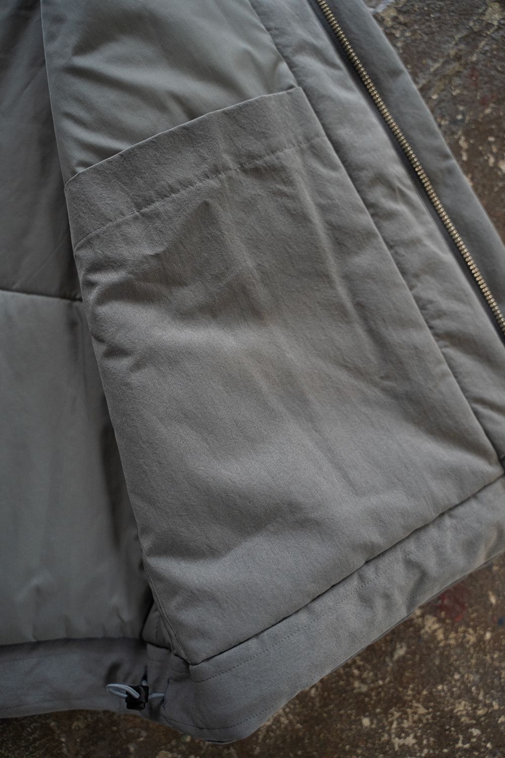 【24AW】撥水シンサレートスタンドカラーベスト(BLUE GRAY)