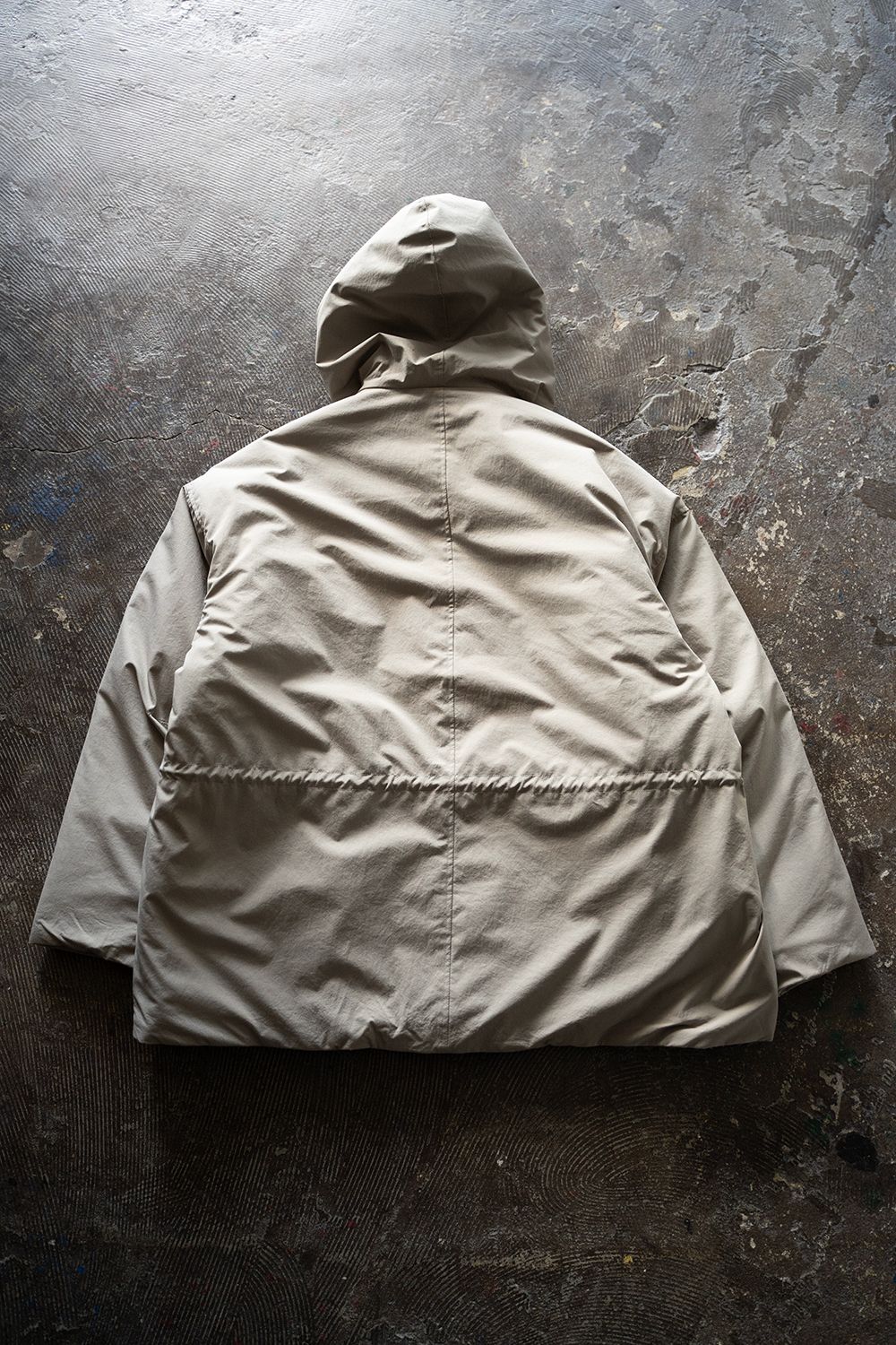 【ラスト1点】【24AW】シンサレートフーデッドブルゾン(SAND BEIGE)
