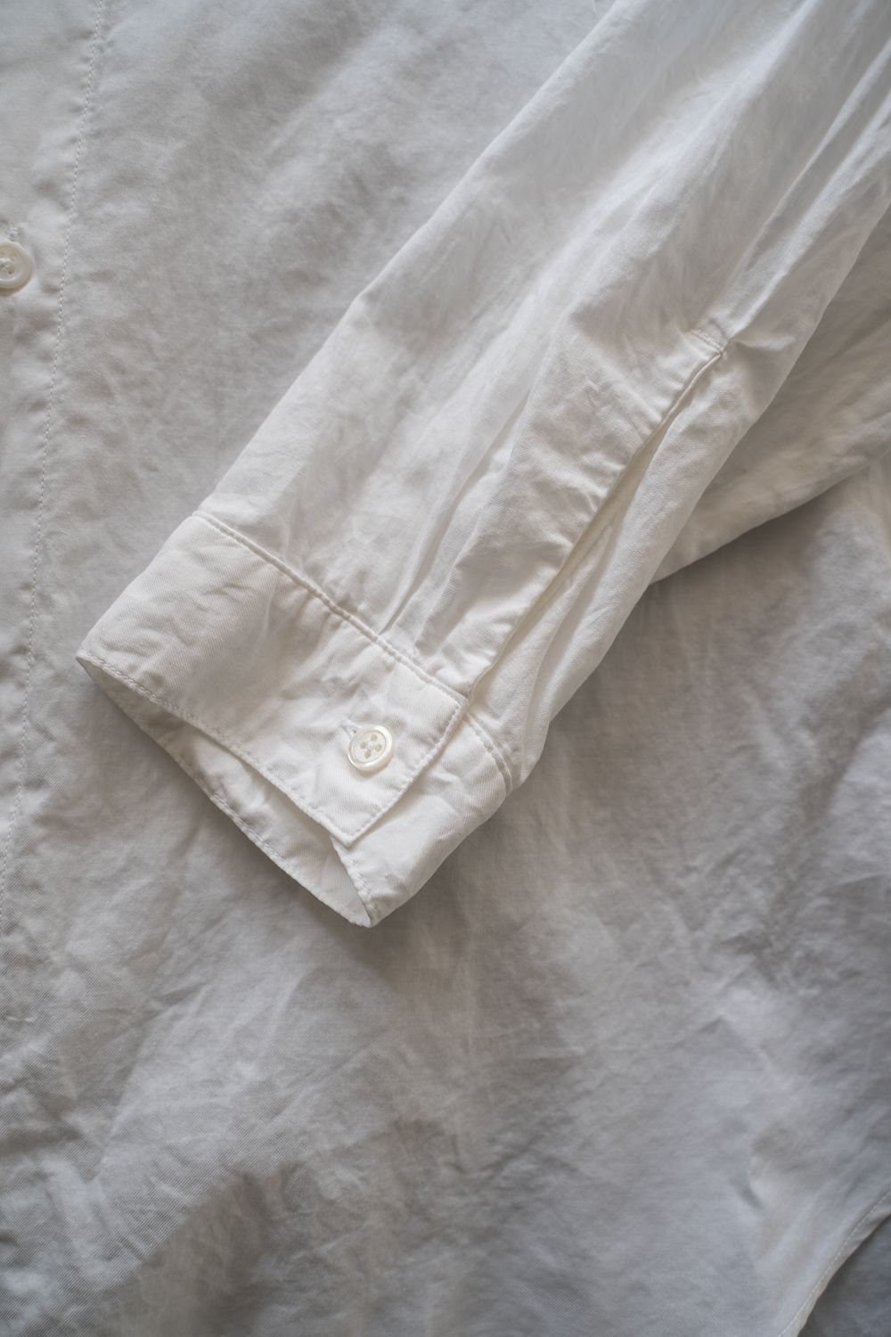 【ラスト1点】【23SS】シルク混両胸ポケットバンドカラーシャツ(WHITE)