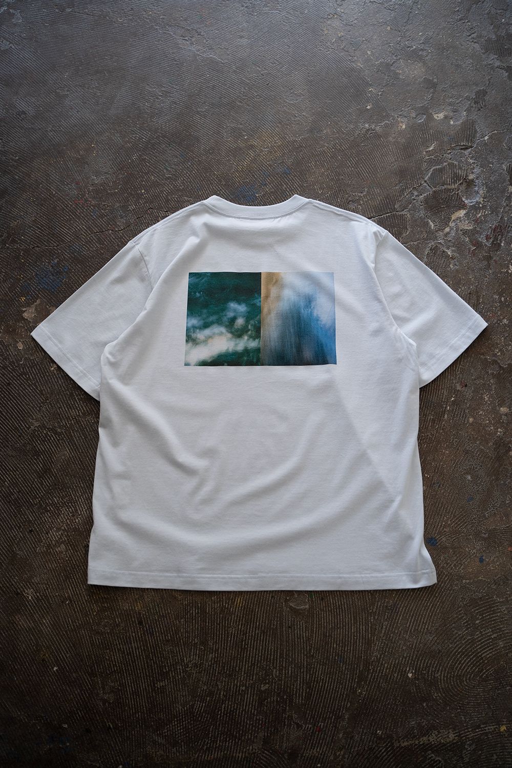 【ラスト1点】【24SS】グラフィックTシャツ(SMOKE BLUE)