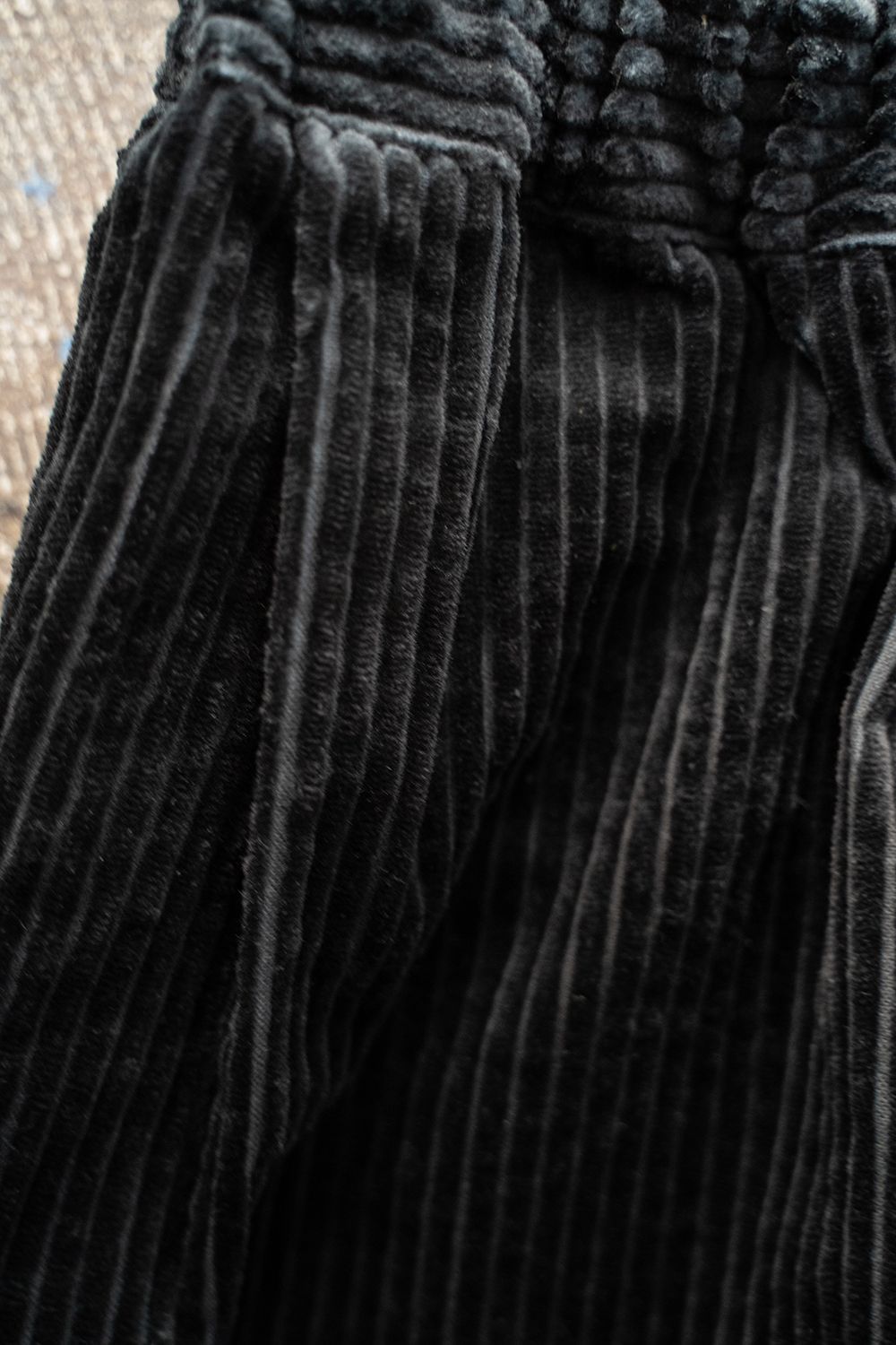 【ラスト1点】【24AW】3.5W太畝コーデュロイイージーパンツ(BLACK)