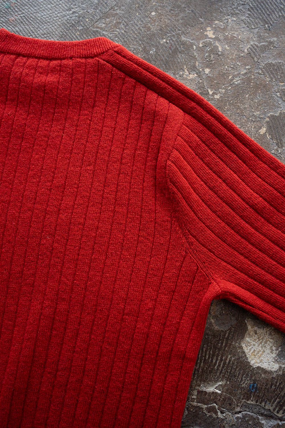 Hard twisted Shetlandwool RIB saddle shoulder crew neck sweater(RED)