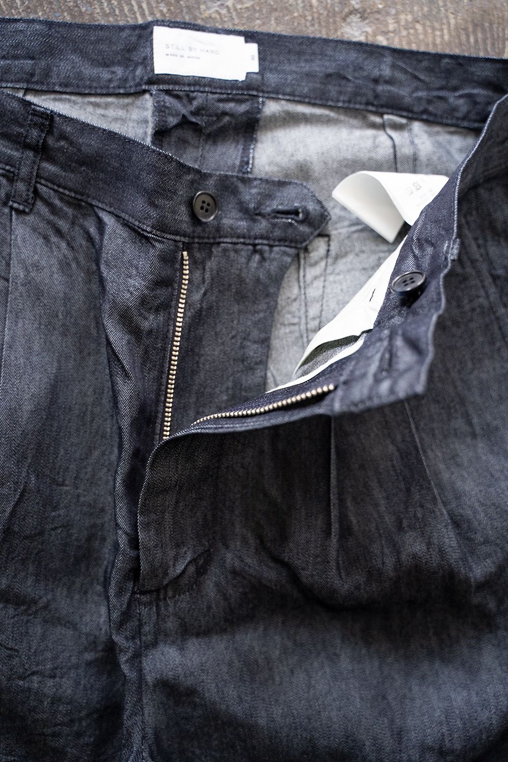 【ラスト1点】【22SS】シルク混2タックテーパードデニム(NAVY)