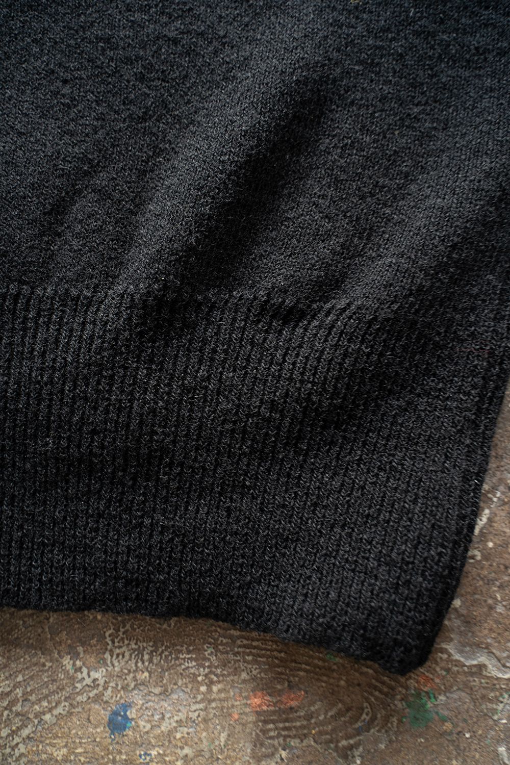 slopeslow - 【ラスト1点】Hard twisted Shetlandwool cross V slopeslow - 【ラスト1点】Hard twisted Shetlandwool cross V