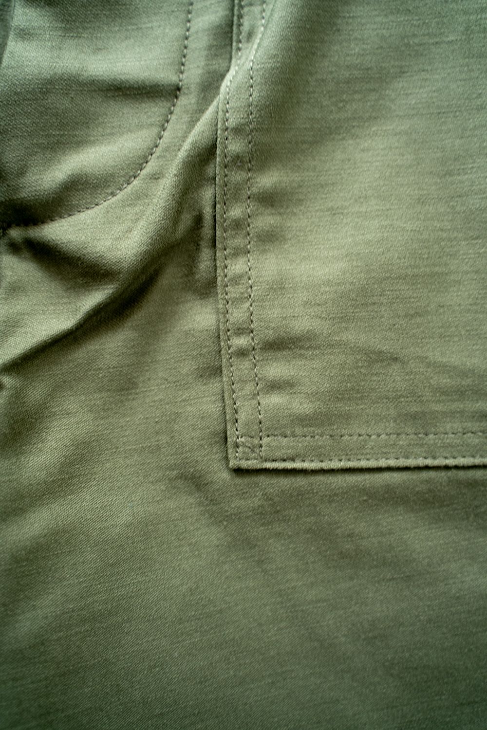 【ラスト1点】スビンコットンムラ糸バックサテンベイカーパンツ(KHAKI)