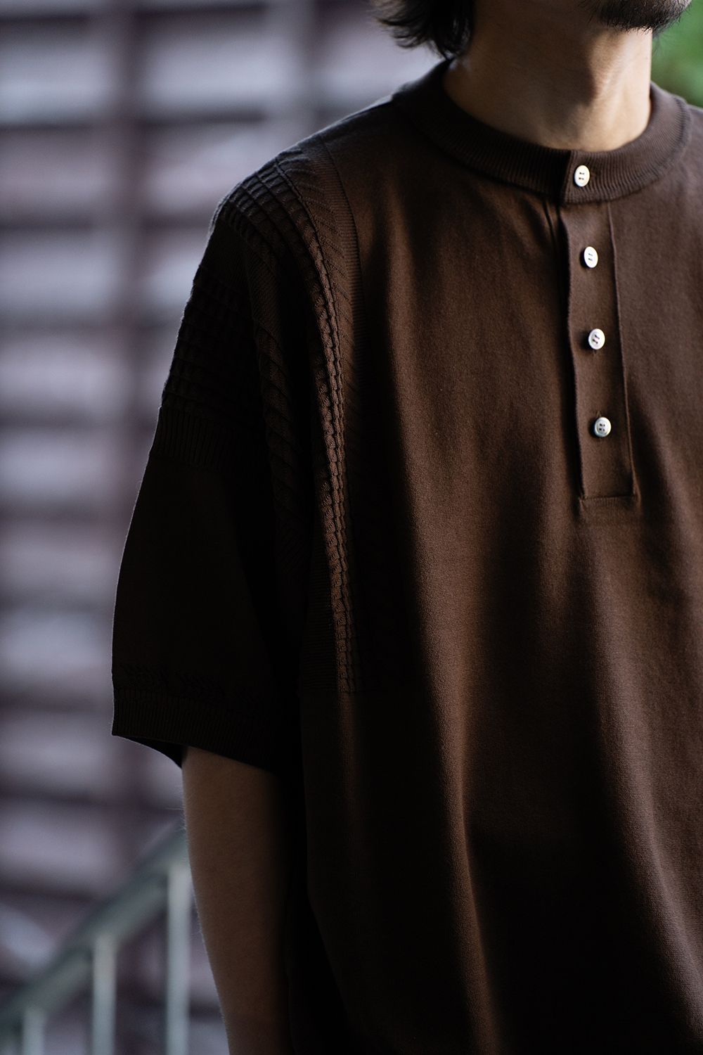 YASHIKI - 【ラスト1点】【24SS】Ogawa Henley Knit(BROWN) | Salty