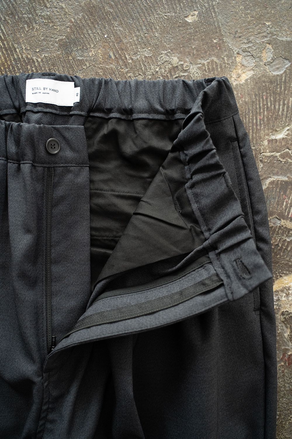 【25AW】モヘア混2タックイージーパンツ(CHARCOAL)