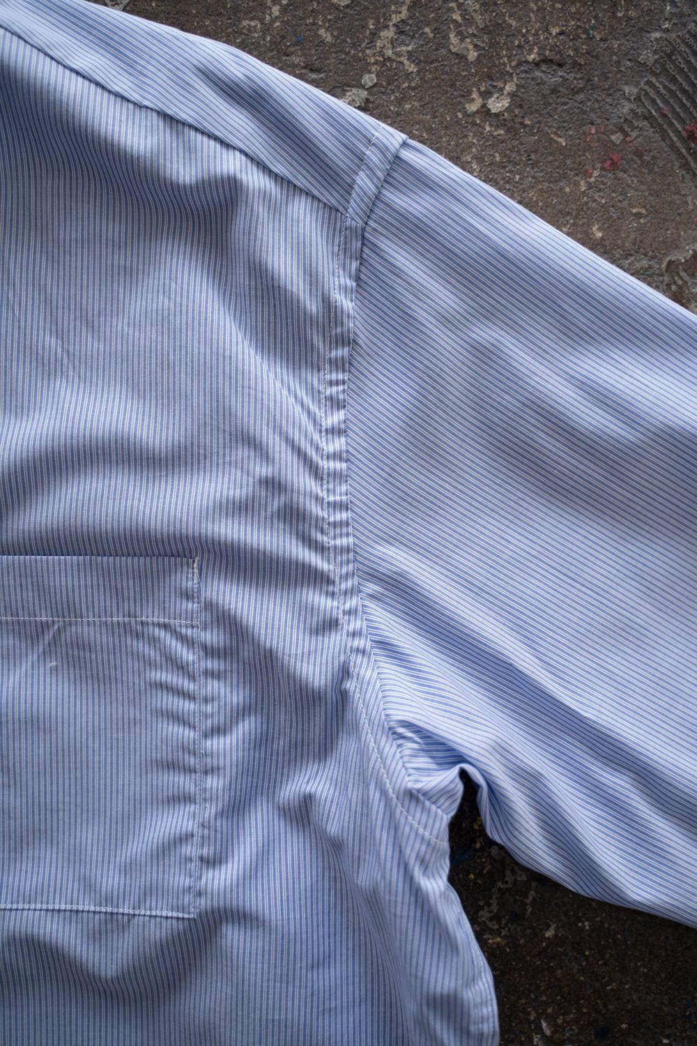 【26SS】両胸ポケットバンドカラーストライプシャツ(SAX BLUE)