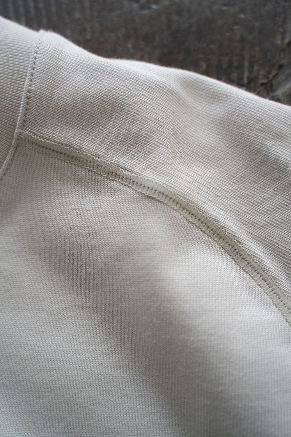 【ラスト1点】【22AW】スビンコットンサドルスリーブカットソー(LIGHT GRAY)