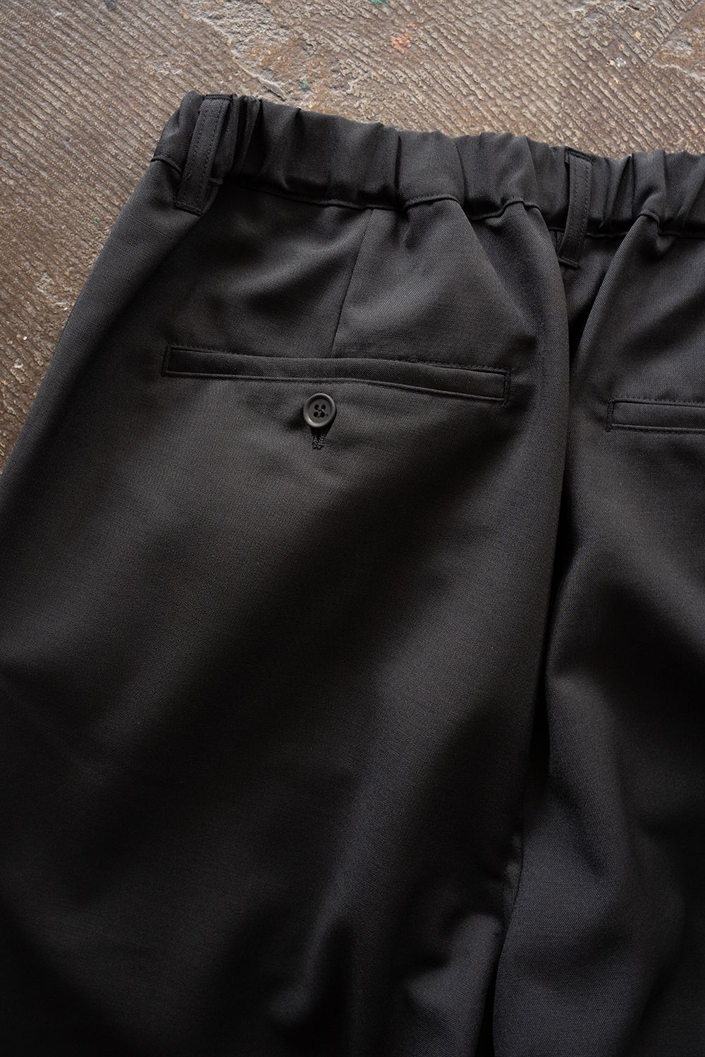 【26AW】モヘア混2タックイージーパンツ(INK BLACK)
