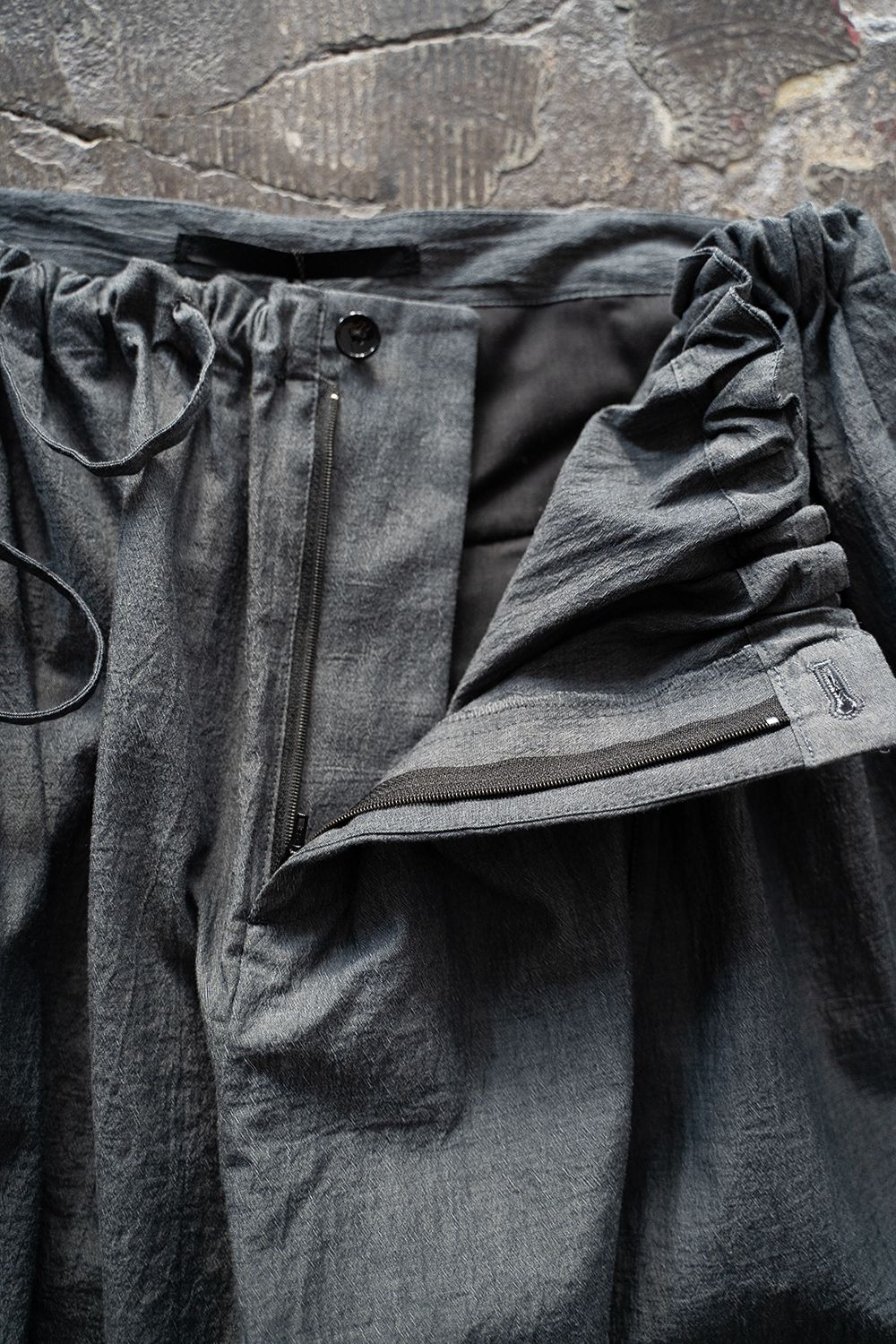 KICS DOCUMENT. - 【ラスト1点】【23SS】CTTN Chambray Gathered Pants