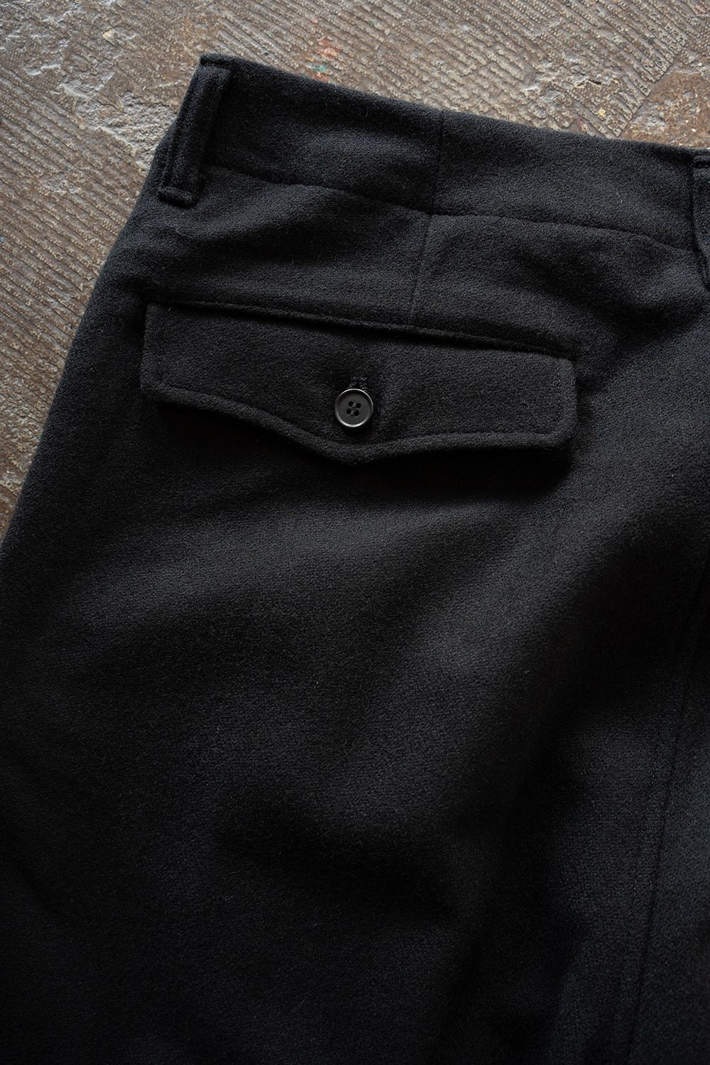 【26AW】ウール×ナイロンワンタックパンツ(BLACK)