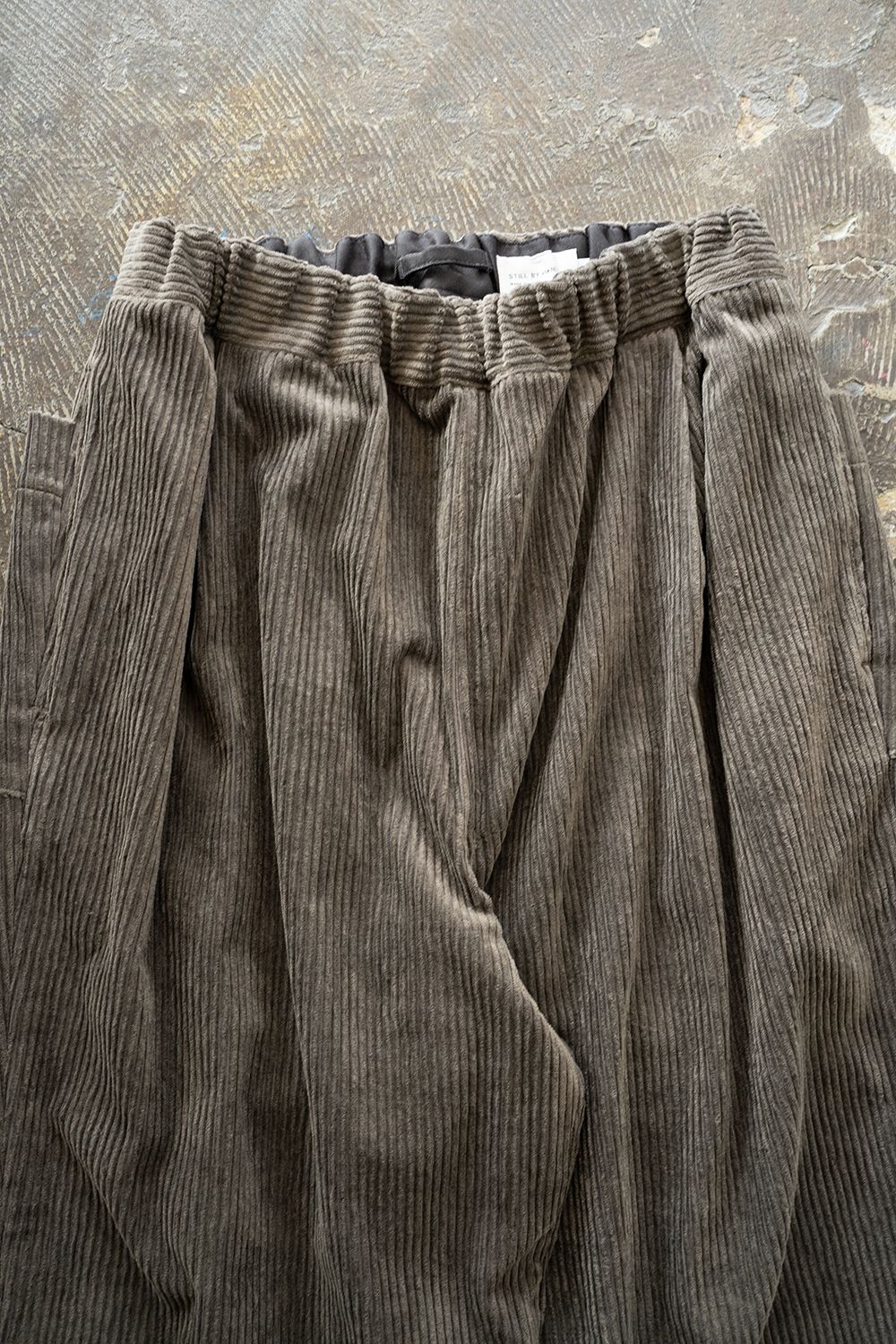 【25AW】綿×レーヨンコーデュロイイージーパンツ(KHAKI BROWN)