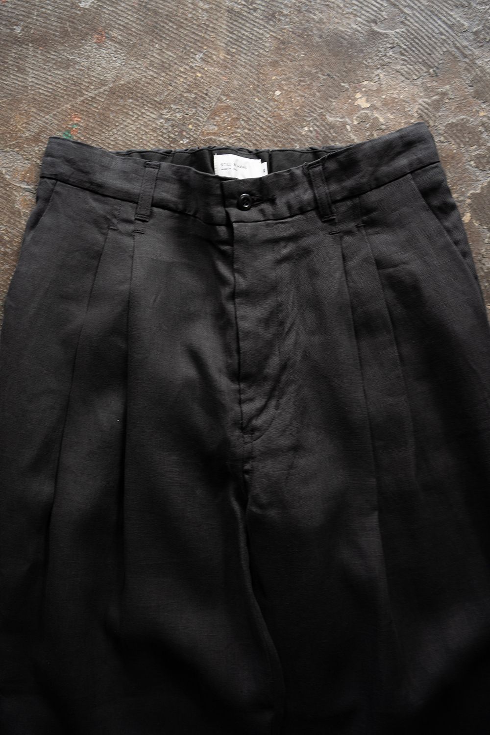 【26SS】リネン2タックテーパードパンツ(CHARCOAL)