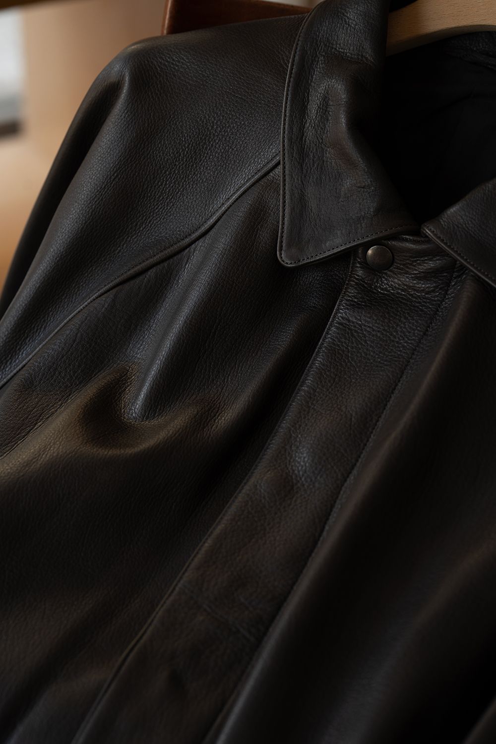 【26AW】カウレザーハーフコート(BROWN CHARCOAL)
