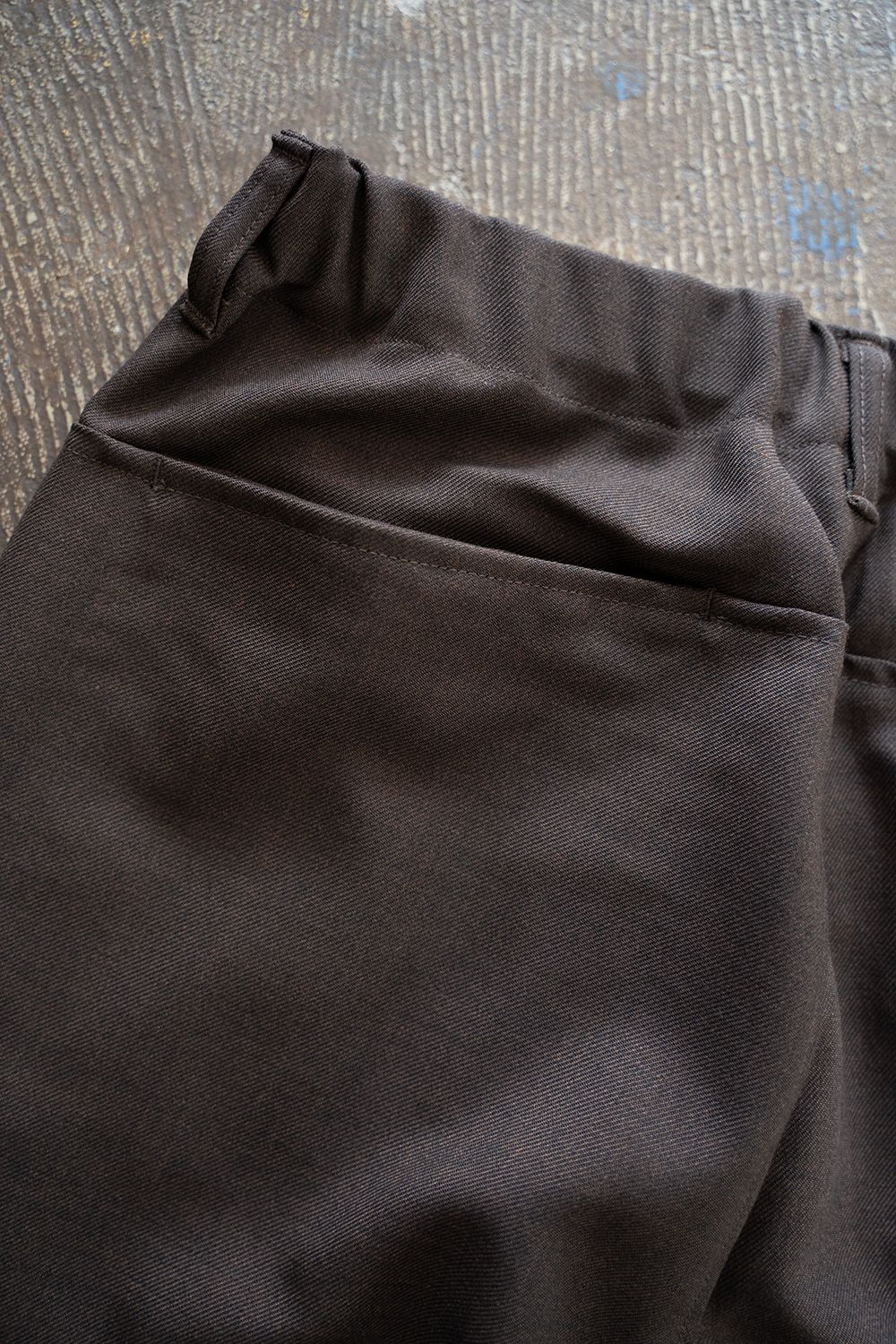 【ラスト1点】【23AW】ウール×ポリエステルイージーパンツ(DARK BROWN)