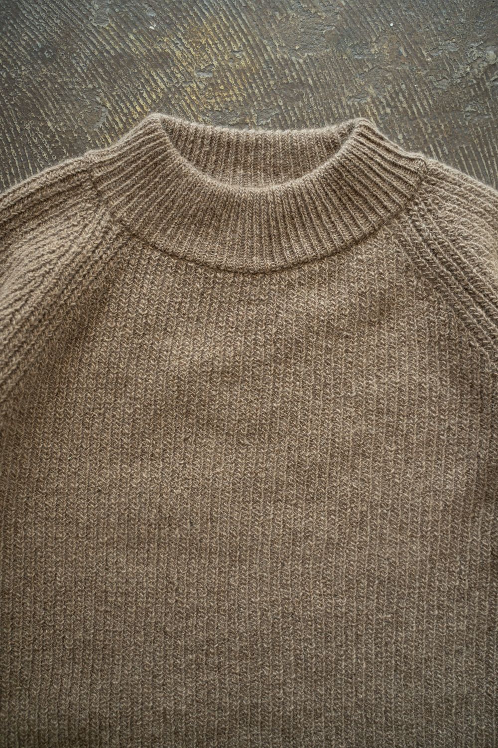 無染色ローカシミヤセーター(原毛茶)