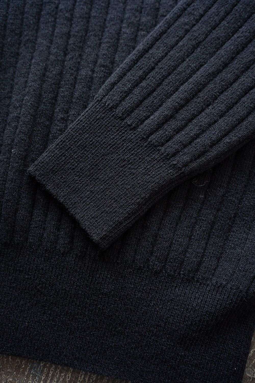 Hard twisted Shetlandwool RIB saddle shoulder crew neck sweater(NAVY)