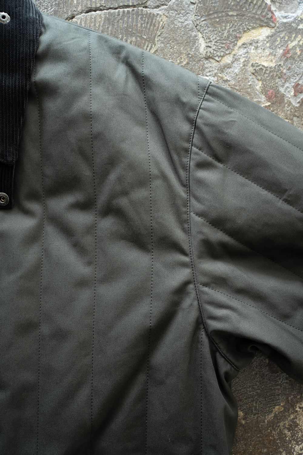 【25AW】コーデュロイ切り替えシンサレートキルティングブルゾン(GREEN CHARCOAL)