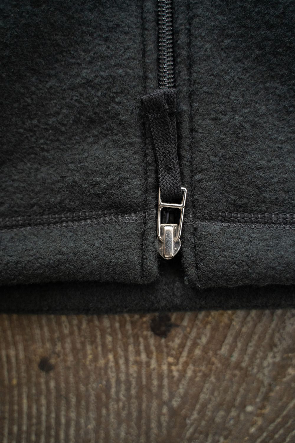 【ラスト1点】【24AW】ウールパイルジップベスト(CHARCOAL)