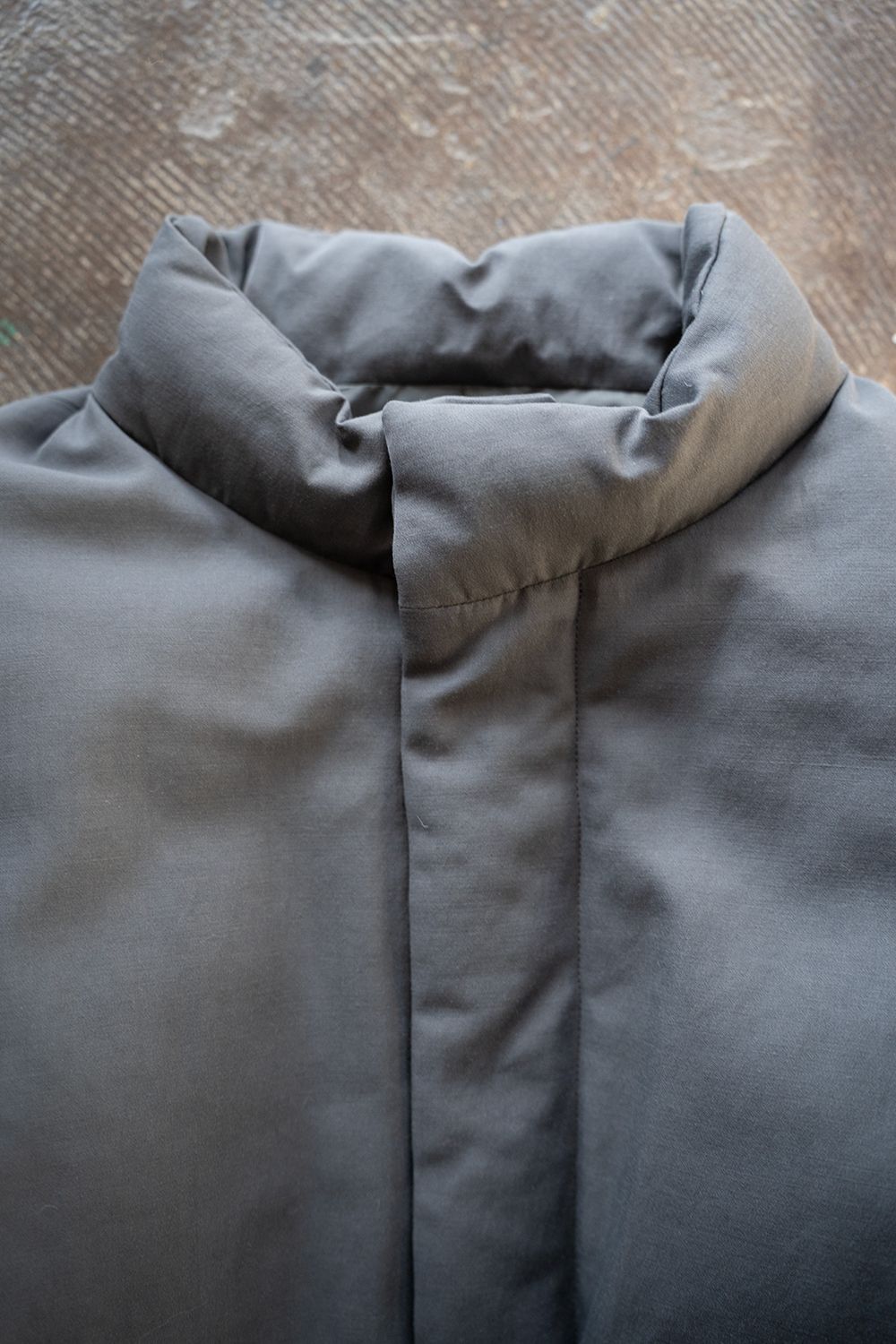 【25AW】強撚ナイロンダウンブルゾン(SLATE GRAY)