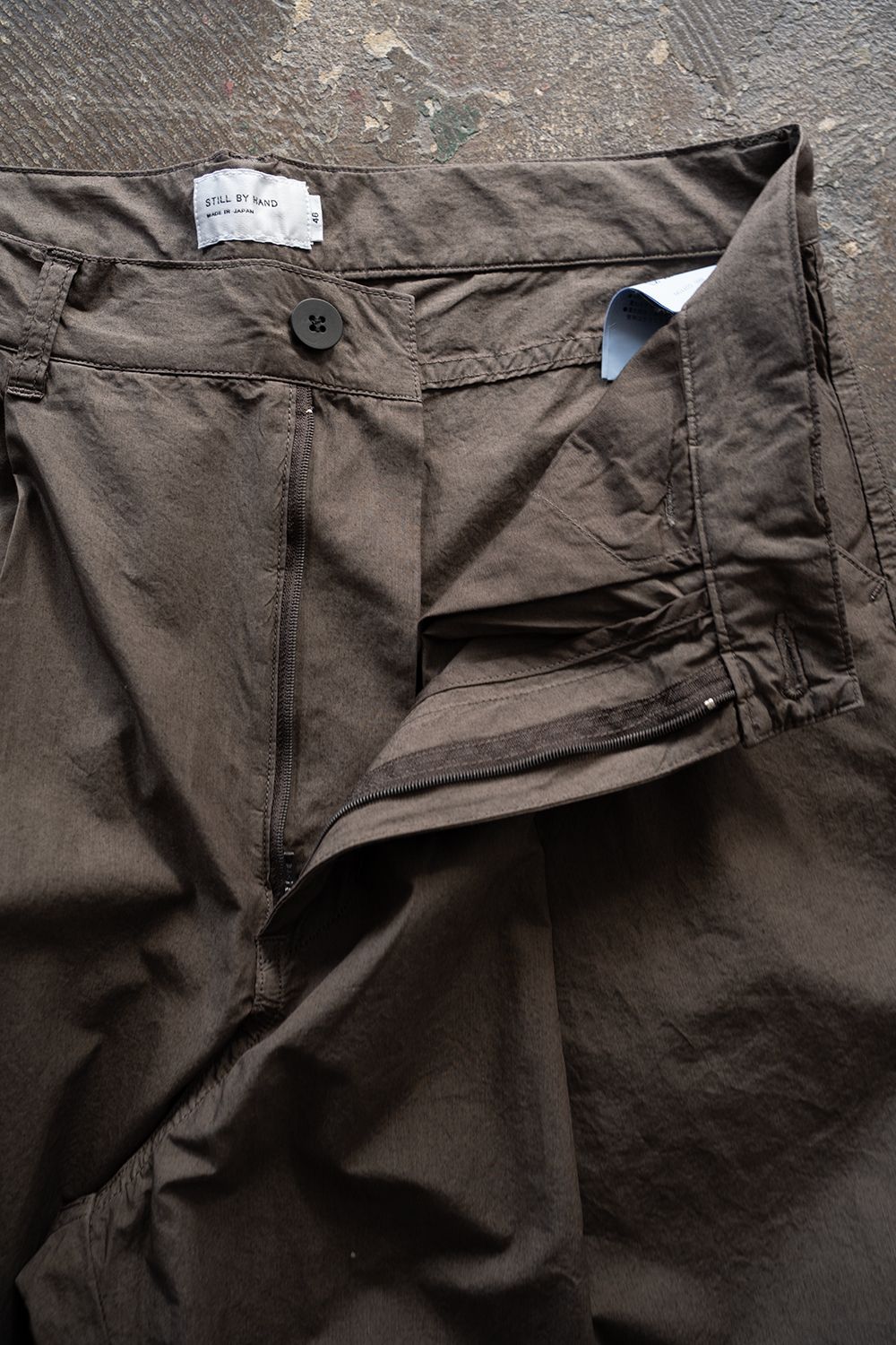 【26SS】ガーメントダイワンタックパンツ(BROWN CHARCOAL)