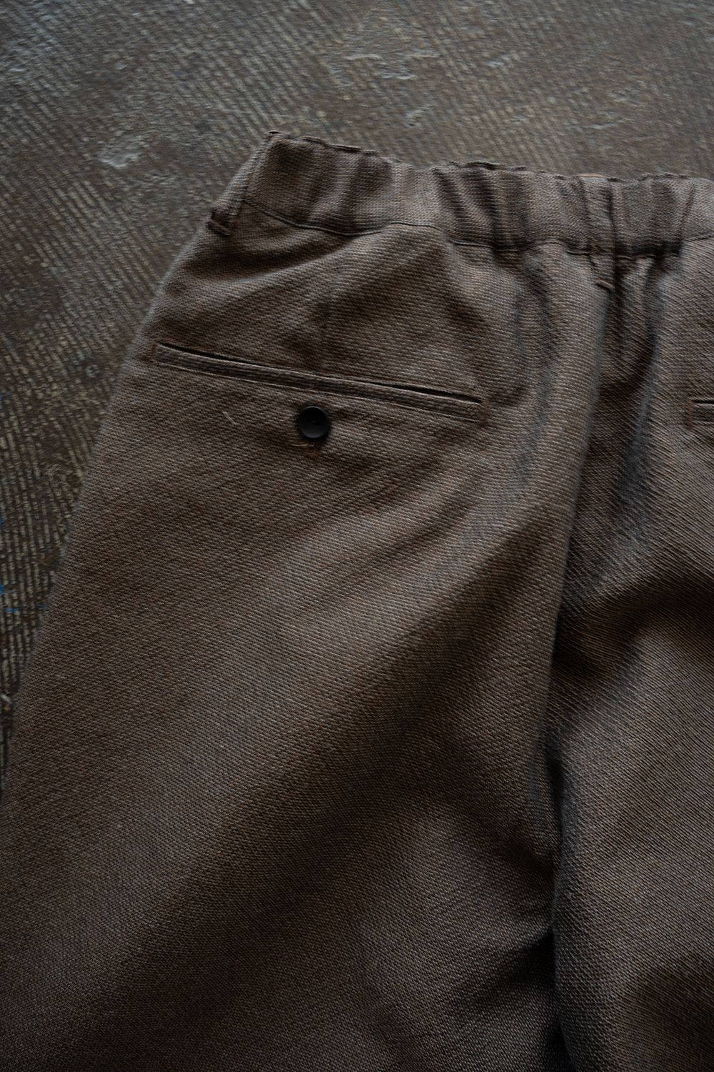 【26SS】ポリエステル×コットンタックイージーパンツ(BROWN)
