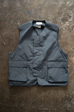 【ラスト1点】【24SS】塩縮ナイロンビッグポケットベスト(BLUE GRAY)