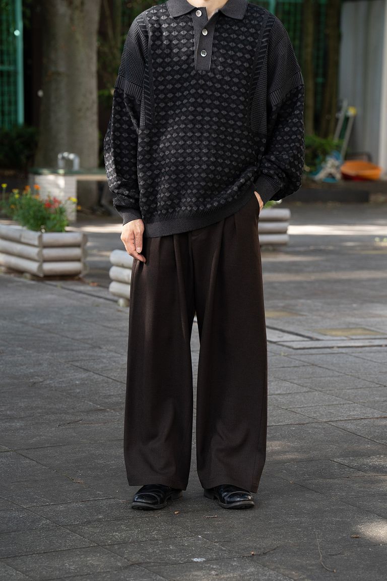 176cm、60kgの細身体型でサイズ2を着用しております。