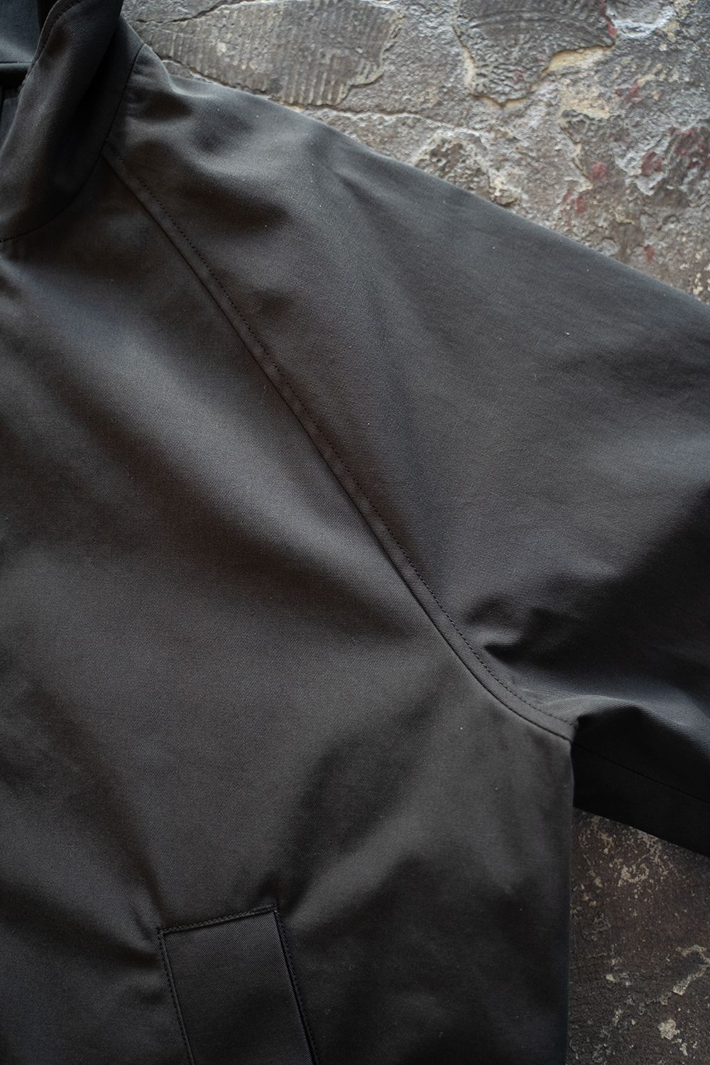 【ラスト1点】【23SS】強撚コットン×ポリエステルスタンドカラーハーフコート(CHARCOAL)