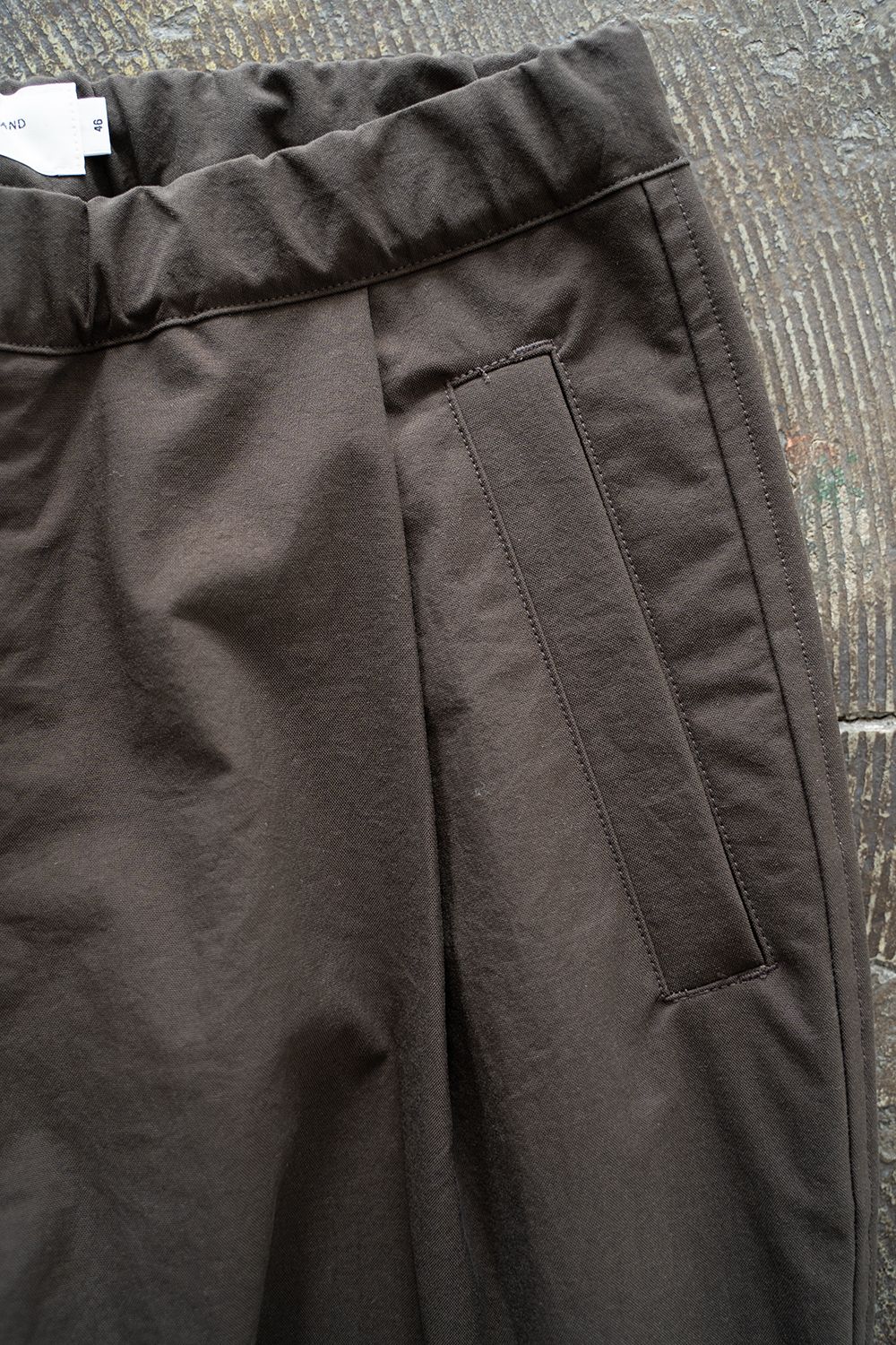 【ラスト1点】【25SS】ディープタックナイロンイージーパンツ(BROWN)