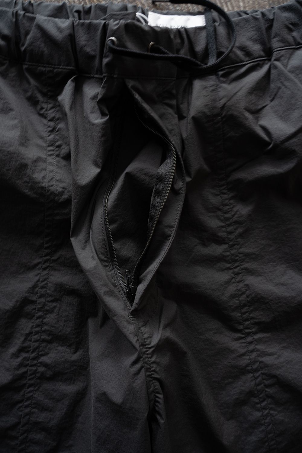 【26SS】ストレッチナイロンハーフパンツ(CHARCOAL)