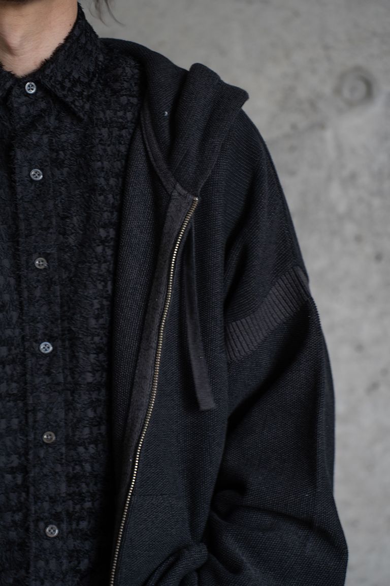 176cm、60kgの細身体型でサイズ2を着用しております。