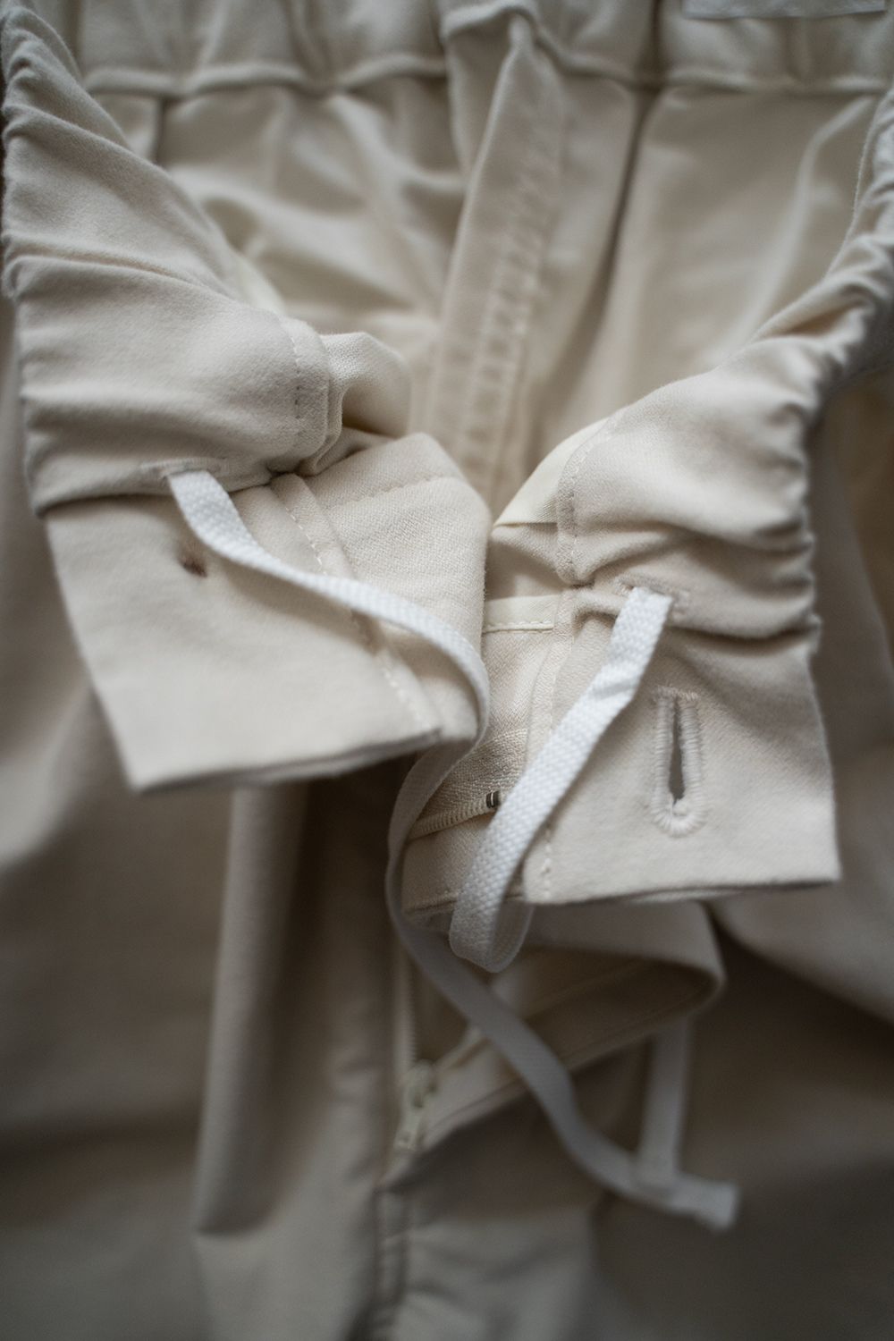 STILL BY HAND 24aw ストレッチモールスキンイージーパンツ STILL BY HAND - 【ラスト1点】【24AW】ストレッチモールスキン