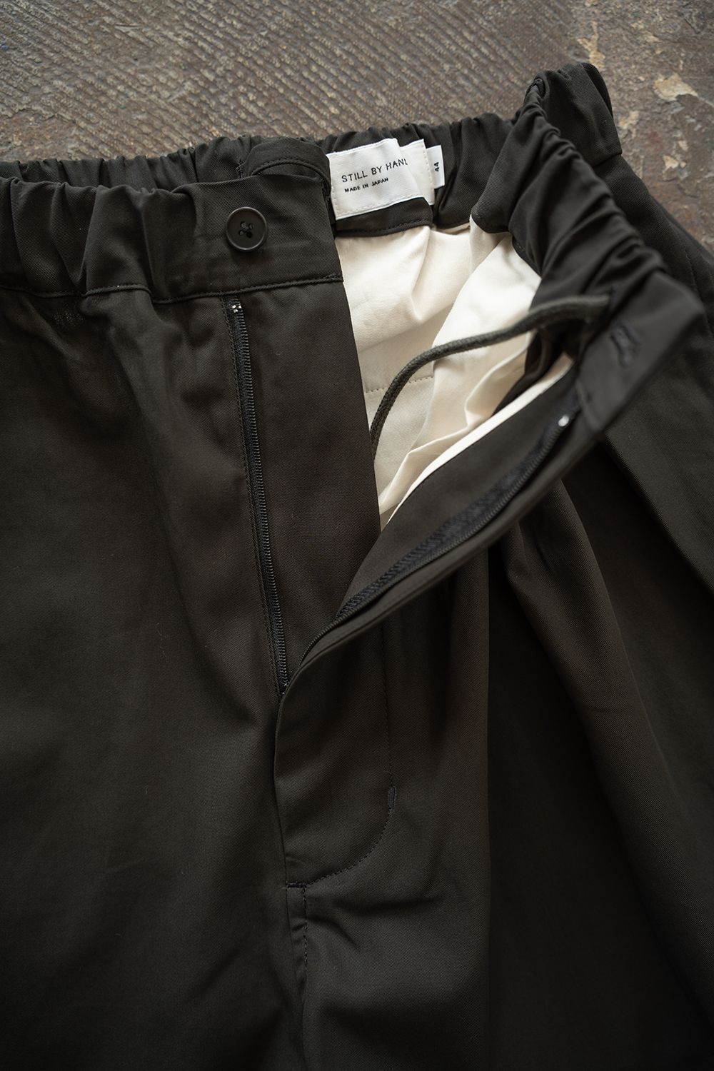 【26AW】コットンギャバジンイージーパンツ(KHAKI BROWN)