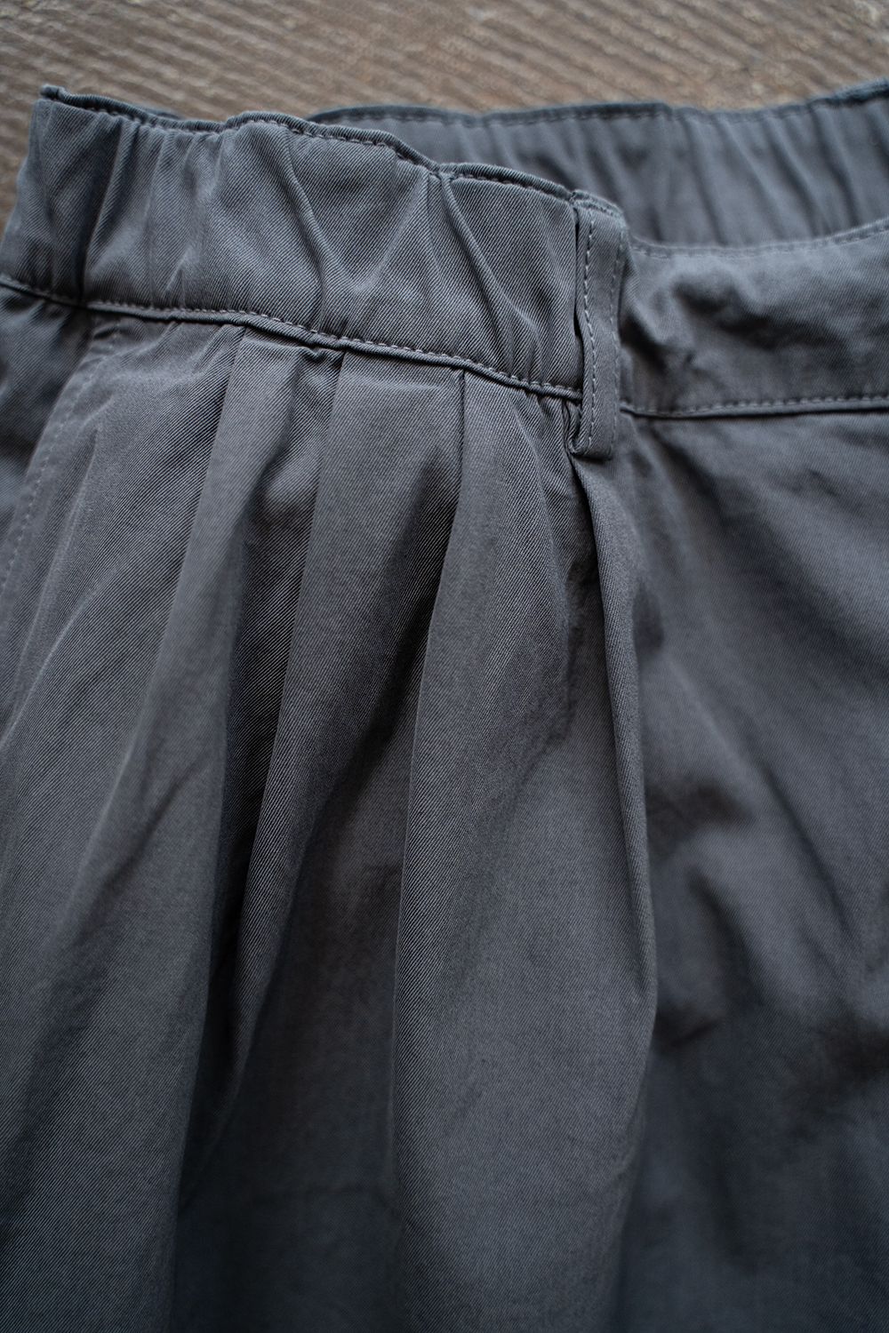 【ラスト1点】【24SS】ガーメントダイ4タックイージーパンツ(BLUE GRAY)