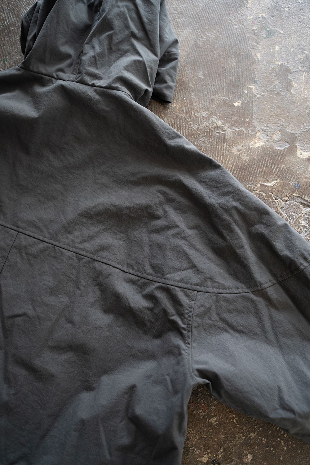 【ラスト1点】【24AW】撥水ナイロンオックスシンサレートフーデッドコート(SLATE GRAY)