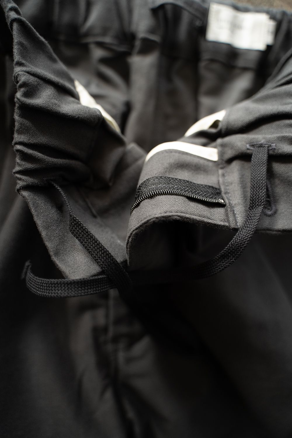 【ラスト1点】【24AW】ストレッチモールスキンイージーパンツ(CHARCOAL)