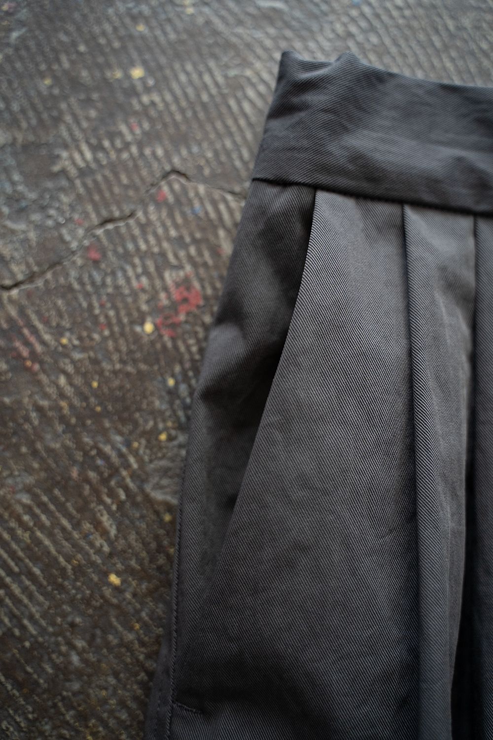 【ラスト1点】【24AW】3 Pleat Nylon Pants(GRAY)