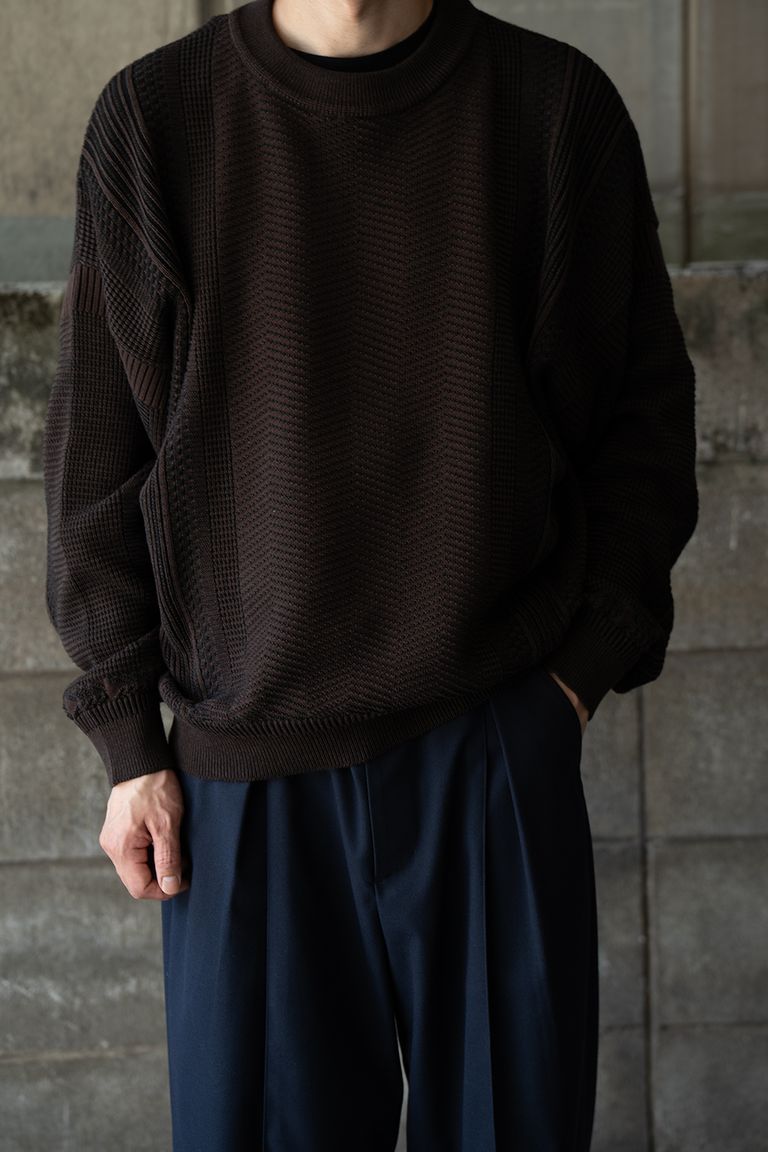 176cm,60kgの細身体型でサイズ1を着用しております。
