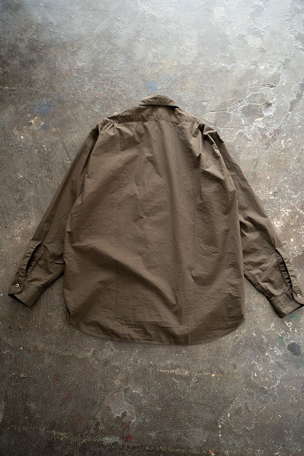 【ラスト1点】スビンコットンタイプライターレギュラーカラーシャツ(DARK BROWN)
