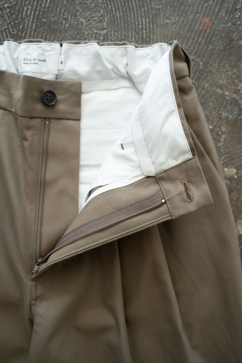 【25AW】2タックシャンブレースラックス(OLIVE)