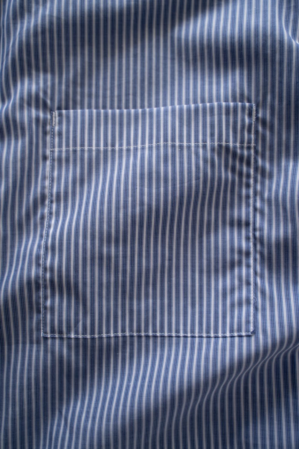 【26SS】両胸ポケットバンドカラーストライプシャツ(NAVY)