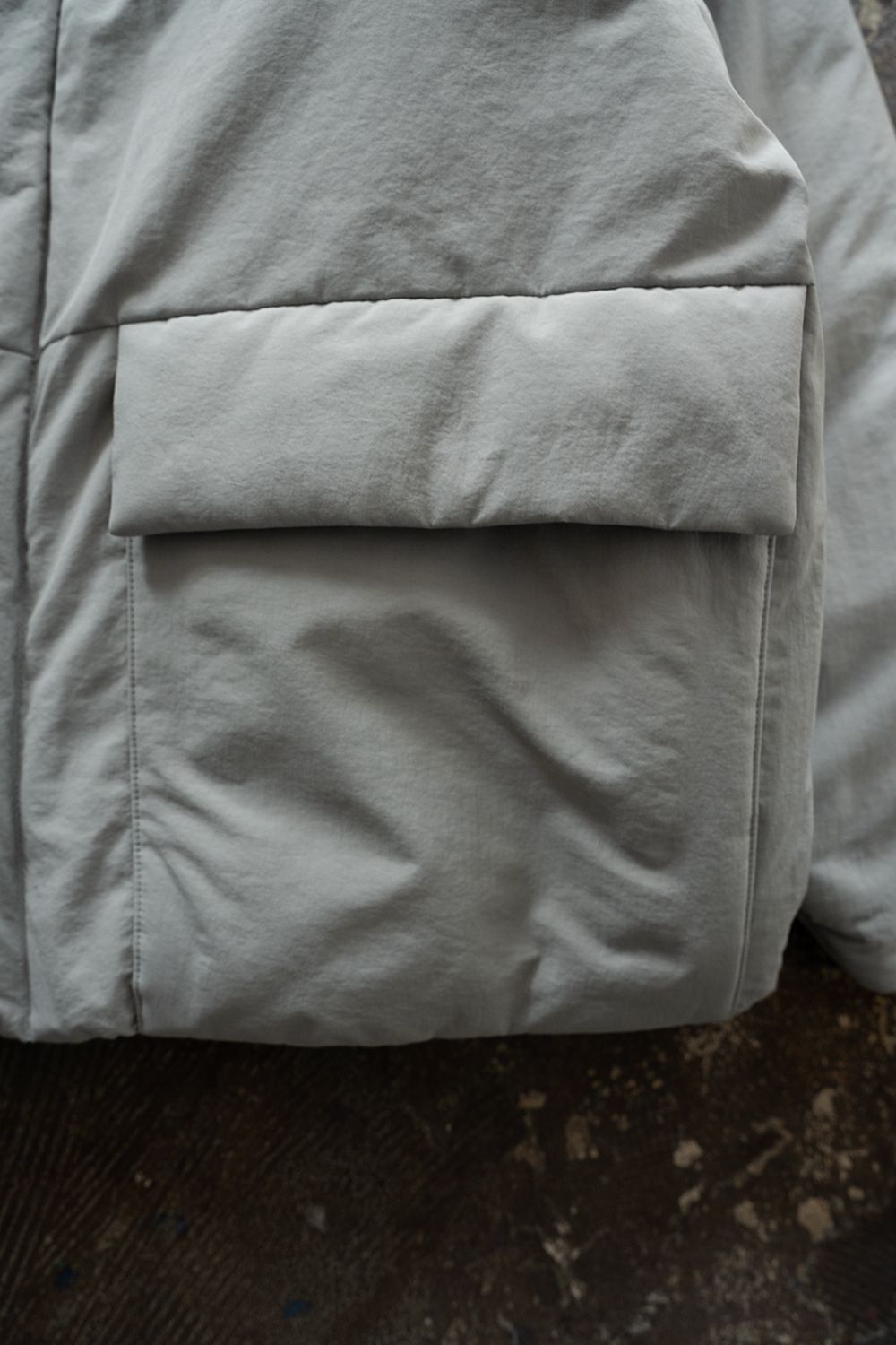 【25AW】シンサレートスタンドカラーブルゾン(ICE GRAY)