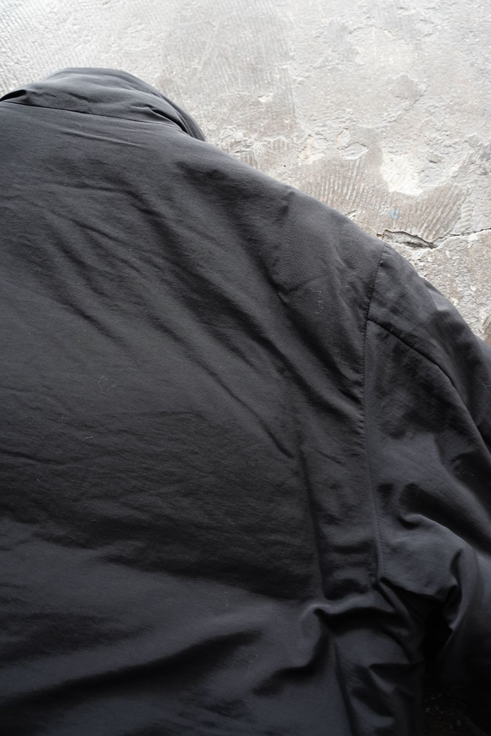 【25AW】シンサレートスタンドカラーブルゾン(BLACK)