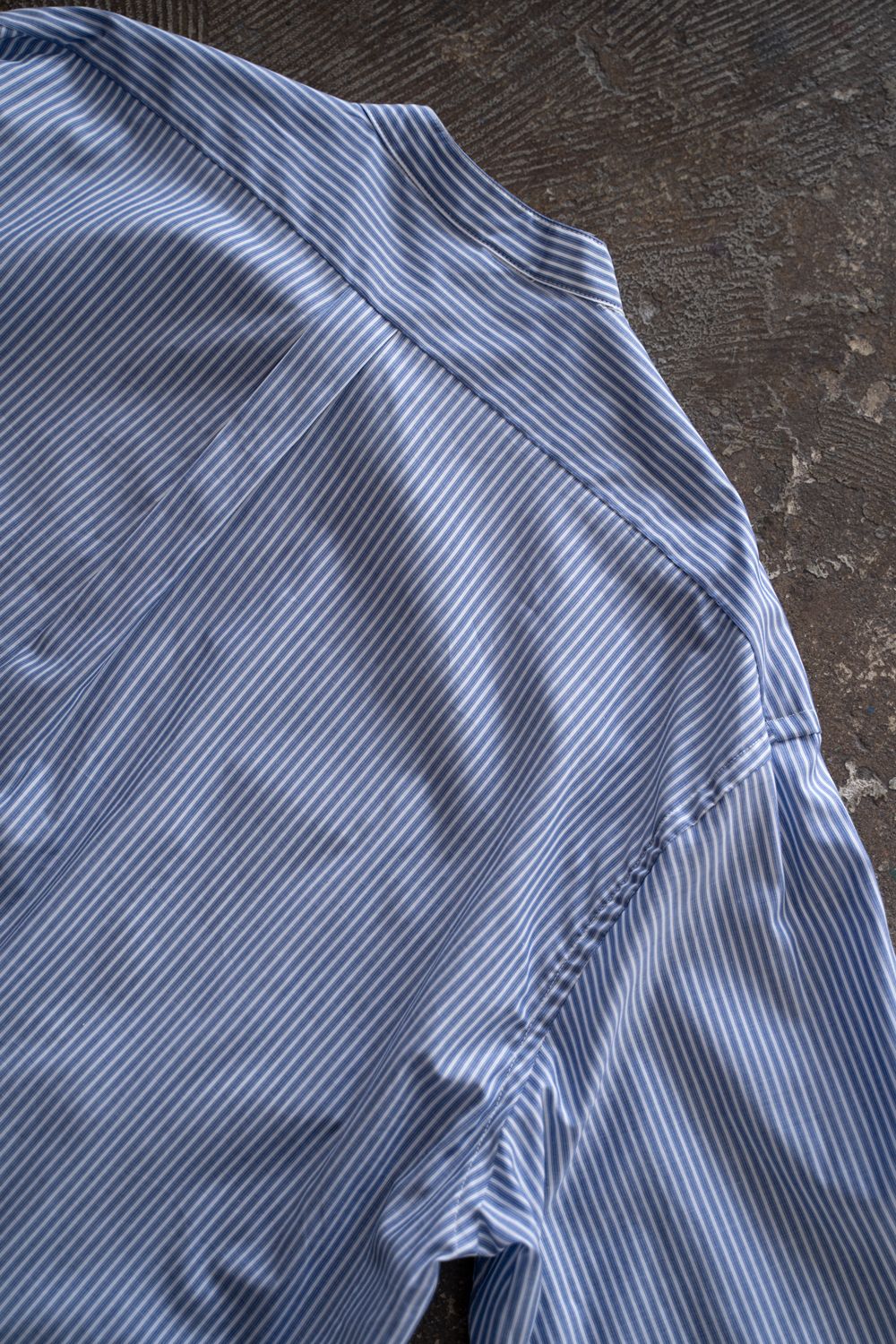 【26SS】両胸ポケットバンドカラーストライプシャツ(NAVY)