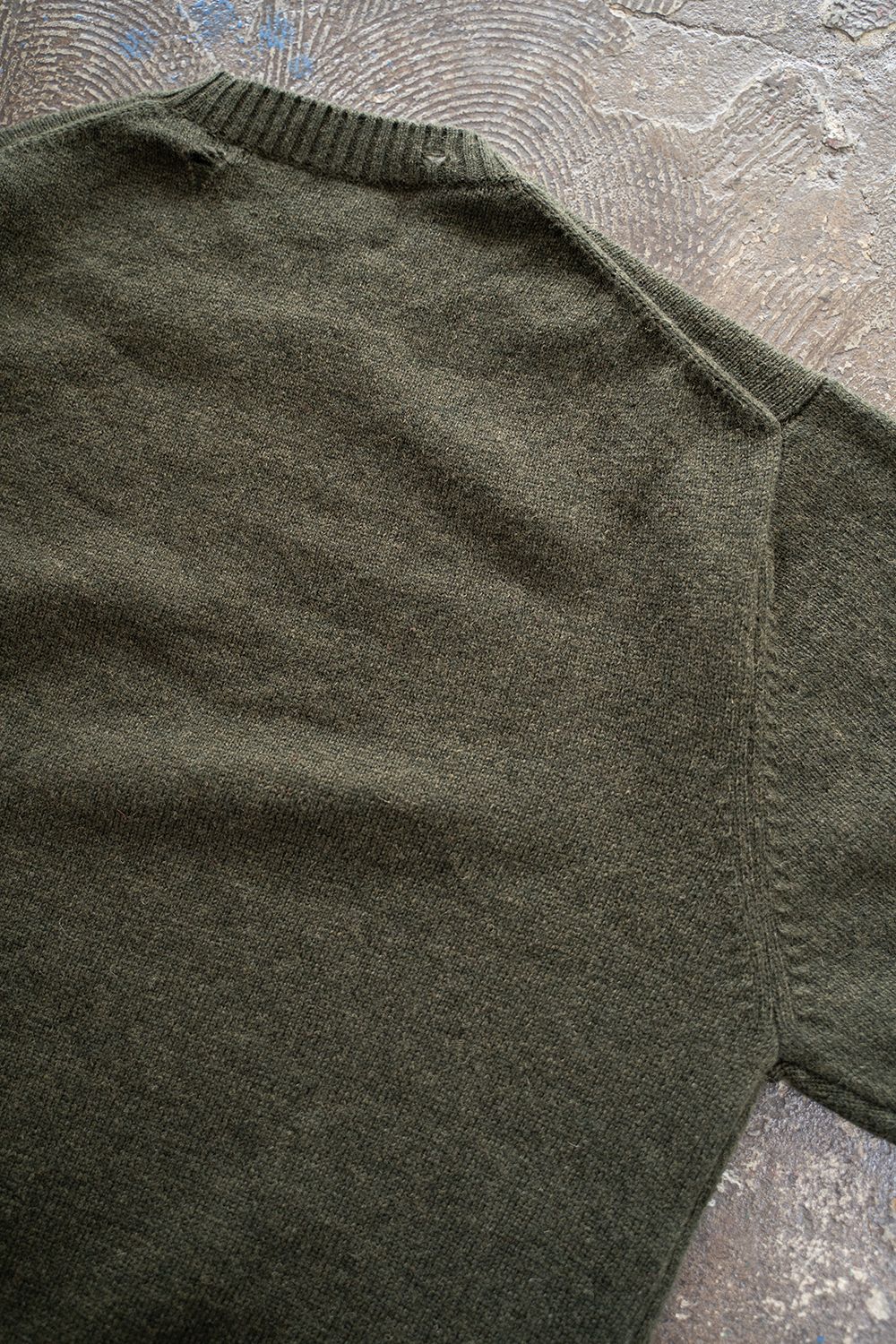【25AW】ダメージクルーネックニット(KHAKI GREEN)