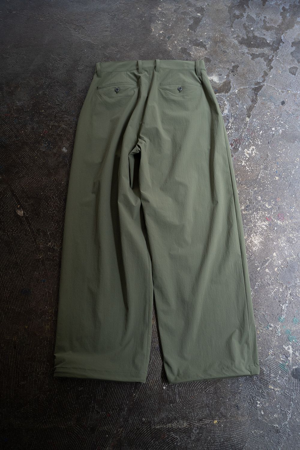 【25SS】1-Tack Nylon Trousers/1タックナイロントラウザーズ(KHAKI)