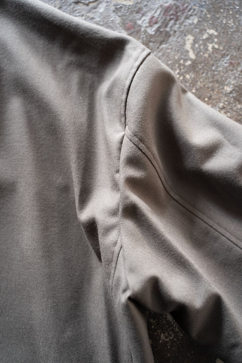 【ラスト1点】【22AW】ウールタッサージャケット(GREIGE)